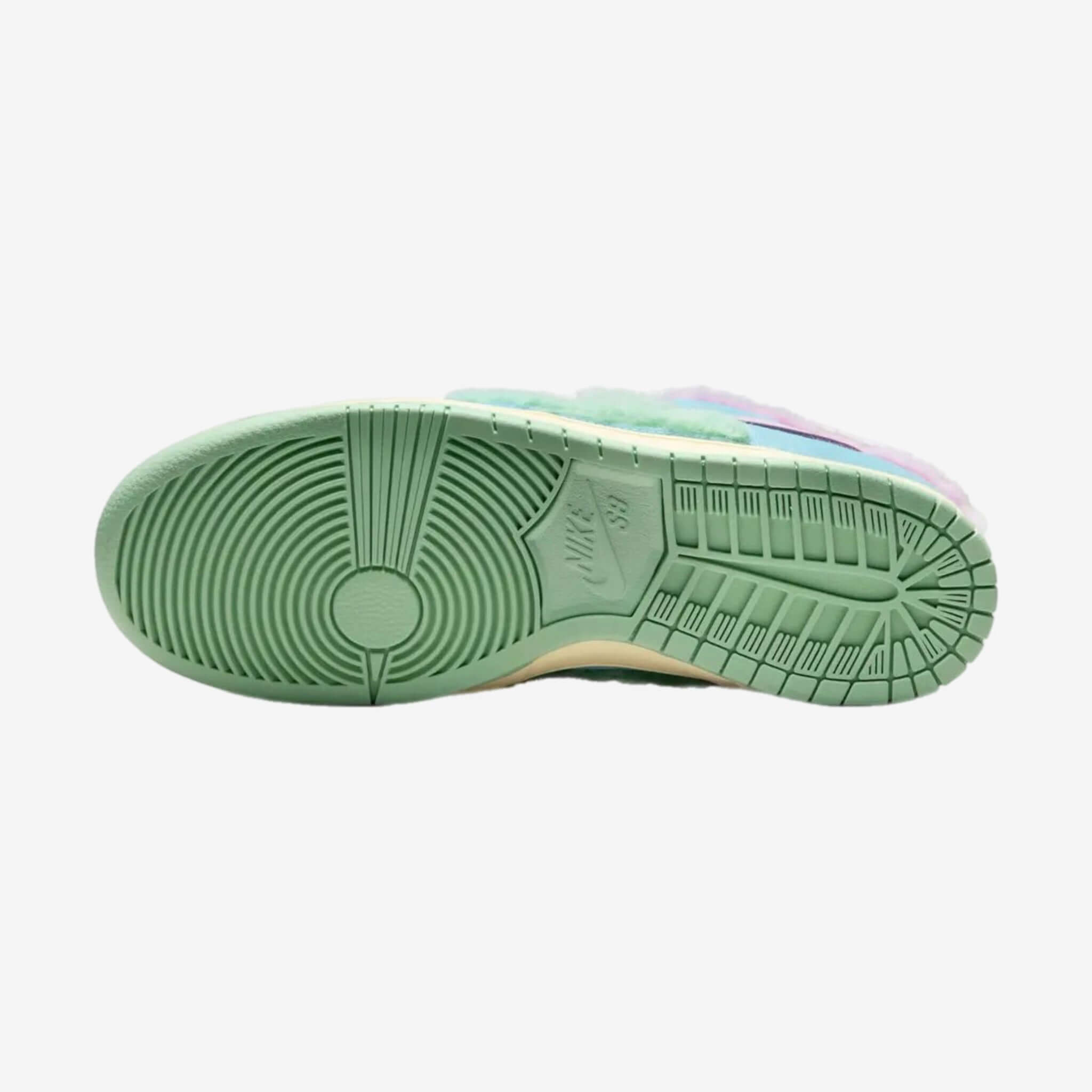Verdy x Nike SB Dunk Low “Visty”